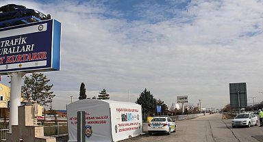 Polisten 'Yaşam Tüneli'nde uygulamalı eğitim
