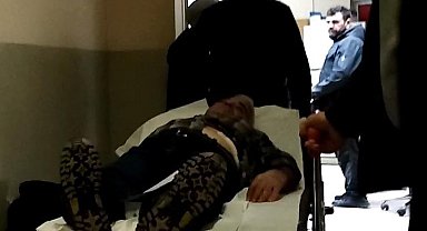 Psikolojik sorunları olan genç babasını bıçakladı