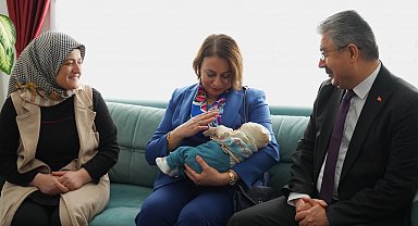 "Aile Yılı"nda çocuk desteği alan ailenin ilk misafiri Vali Yılmaz oldu