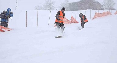 Rizelilerin Snowboard'ı Petranboard nefes kesti