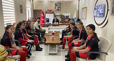 Şampiyon sporculardan kaymakama ziyaret