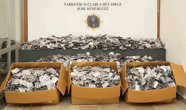 Samsun'da araç içinde 184 bin adet uyuşturucu hap ele geçirildi