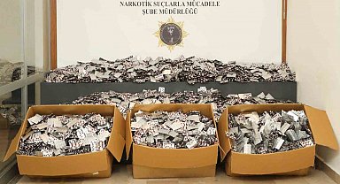 Samsun'da araç içinde 184 bin adet uyuşturucu hap ele geçirildi