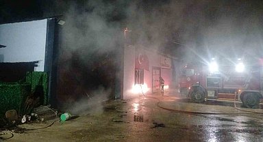 Samsun'da koltuk imalathanesinde yangın