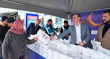 Sancaktepe Belediyesi'nden vatandaşlara kandil simidi ikramı