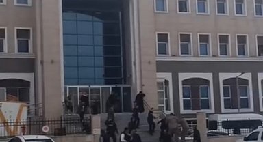 Şanlıurfa'da adliye önünde husumetli aileler arasında kavga: 16 yaralı, 15 gözaltı