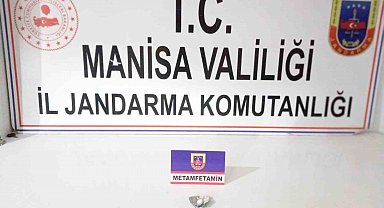 Sarıgöl'de jandarmadan uyuşturucu operasyonu