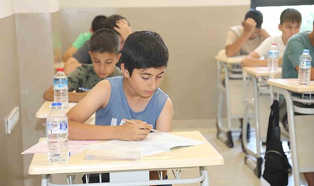Şehzadeler Belediyesi'nden LGS'YE hazırlık için özel eğitim programı