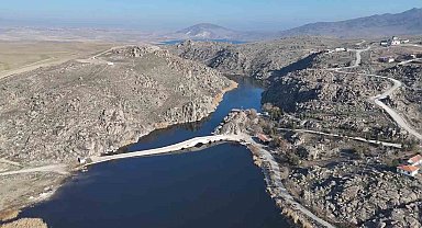 Selçuklu yadigarı Çeşnigir Köprüsü ve kanyonu havadan görüntülendi
