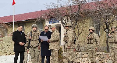 Siirt Valisi Kızılkaya, İğneli Jandarma Karakol Komutanlığında incelemelerde bulundu