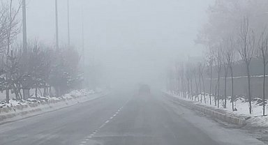 Sis ilçeyi kapladı