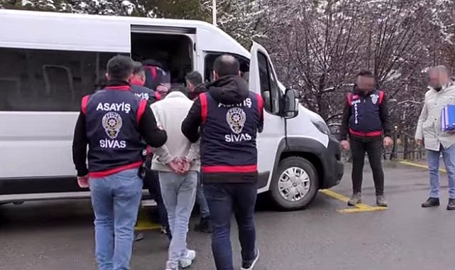 Sivas'ta 9 kişiyi dolandıran 4 şahıs yakalandı