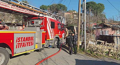 Sultangazi'de patlayan tüp gecekonduyu küle çevirdi