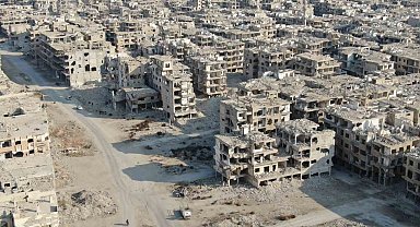 Suriye'de 13 yıl sonra mahallesine döndü, evini enkaza dönmüş buldu