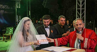 Talas'ta bin 668 çift 'evet' dedi