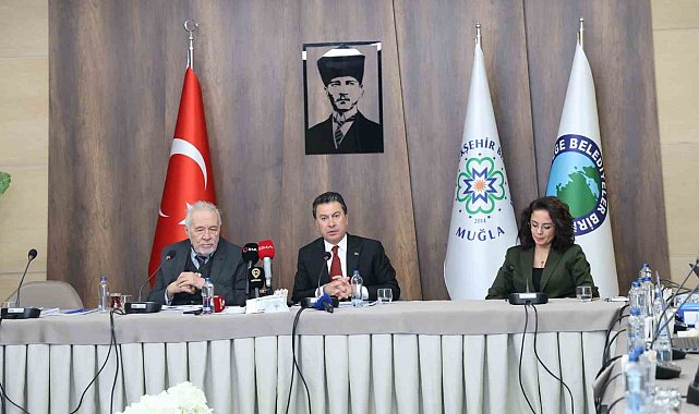 Tarihçi İlbey Ortaylı kütüphanesini Muğla'ya bağışladı