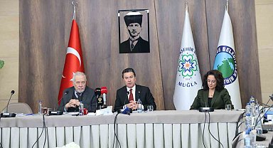 Tarihçi İlbey Ortaylı kütüphanesini Muğla'ya bağışladı