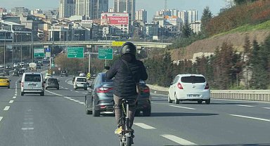 TEM otoyolunda scooterla son hız ilerledi: O anlar kamerada
