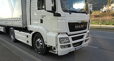 Tırla motosiklet çarpıştı, yaşlı adam ağır yaralandı