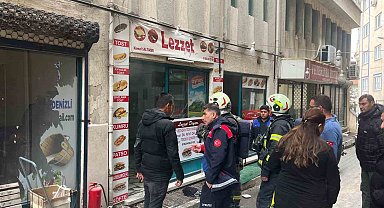 Tost salonunda çıkan yangın paniğe neden oldu