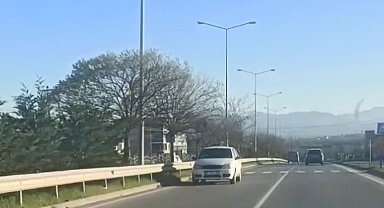 Trafikte tersine hareketler: Bu kez geri geri gitti