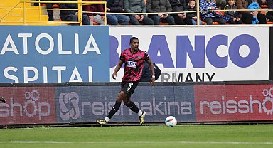 Trendyol Süper Lig: Alanyaspor: 2 - Başakşehir: 2