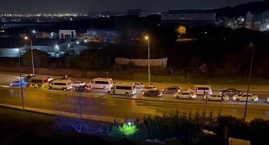 Tuzla'da düğün konvoyu yolu kapattı, metrelerce araç kuyruğu oluştu