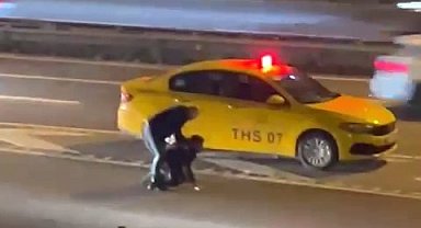 Ücretini alamadığı müşterisini yol ortasında dövdü