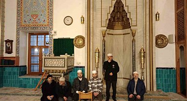 Umre kafilesi dualarla uğurlandı