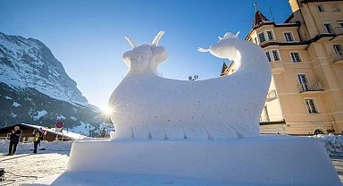 Uşak Üniversitesi takımı 'Şahmeran' heykeliyle Dünya Kar Festivalinde birinci seçildi