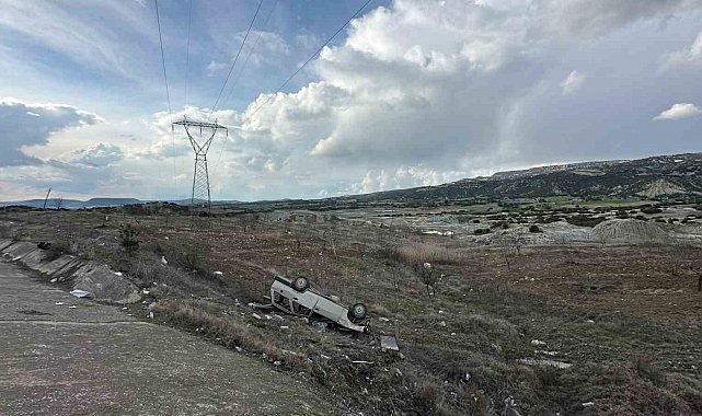 Uşak'ta otomobil takla attı: 1 ağır yaralı