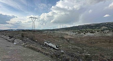 Uşak'ta otomobil takla attı: 1 ağır yaralı