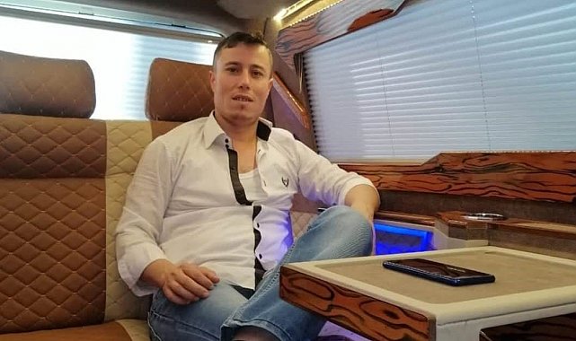 Uşak'ta yanan araçta cesedi bulunan genç, Kütahya'da son yolculuğuna uğurlandı