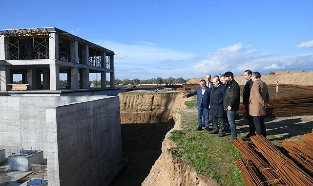 Vali İsmail Ustaoğlu Edremit'te incelemelerde bulundu