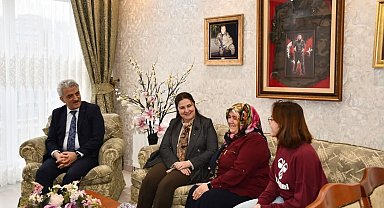 Vali Makas'tan şehit ailelerine ziyaret