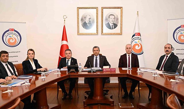 Vali Şahin: "Konyaaltı Sahili'nde kötü görüntülere ve mevzuata aykırı faaliyetlere izin vermeyeceğiz"