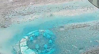 Yalova'da rögardan mavi renkli su taştı