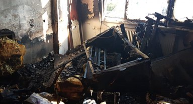 Yangın daireyi kullanılamaz hale getirdi