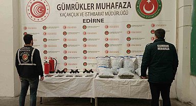 Yangın tüpüne ve tırın çeşitli yerlerine gizlenmiş tabanca ile mermi ele geçirildi