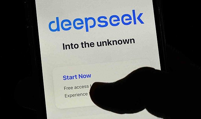 Yapay zeka dünyasında Çin'in DeepSeek uygulaması ChatGPT'ye rakip oldu
