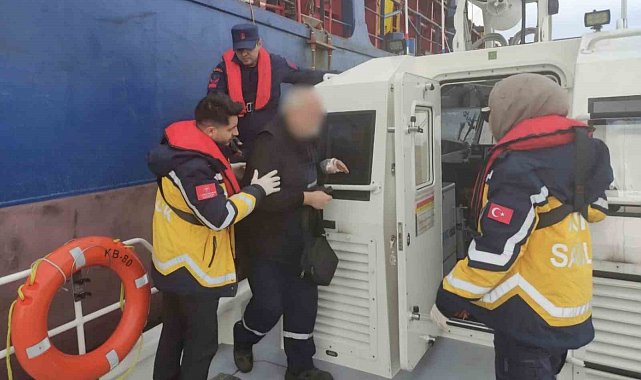 Yaralanan gemicinin yardımına sahil güvenlik yetişti