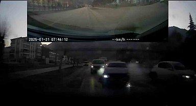 Yaya geçidindeki kaza araç kamerasında