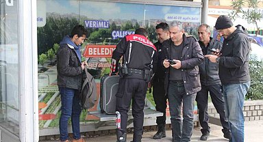 Yemek yemeye gitti, valizlerinden oluyordu