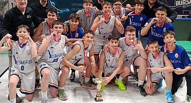 Yeşim Spor U14 takımı namağlup Bursa şampiyonu oldu