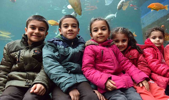 Yıldırım Belediyesi'nden çocuklara karne hediyesi