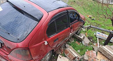 Yoldan çıktı, doğal gaz kutusuna çarptı