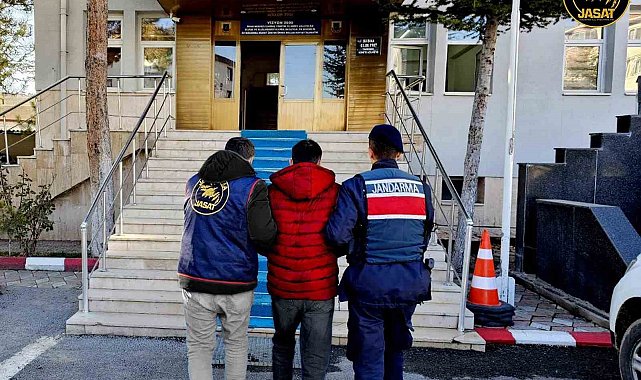 Yozgat'ta FETÖ üyesi saklandığı yerde yakalandı