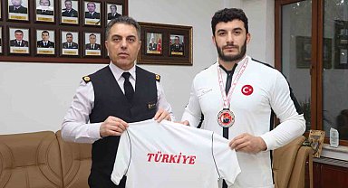 Yozgatlı güreşçi hem Türkiye şampiyonu oldu hem centilmenlik ödülü aldı