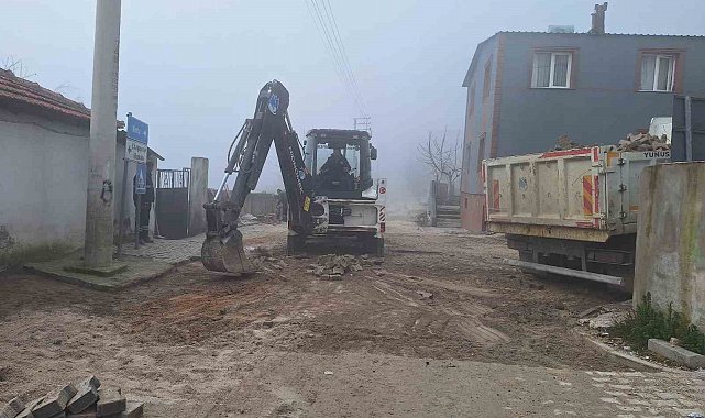 Yunusemre'de bozulan yollar onarılıyor