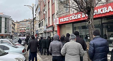 Zam söylentisi kuyruk oluşturdu